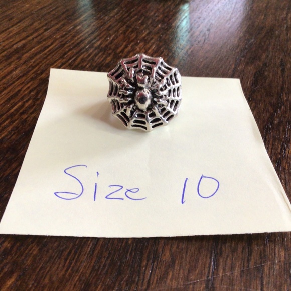 Lot of 8 heavy skull rings. Various sizes - Picture 3 of 9